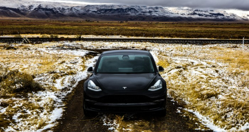 电动车有多省钱？海外网友开Model 3行驶32万公里，省了近20万