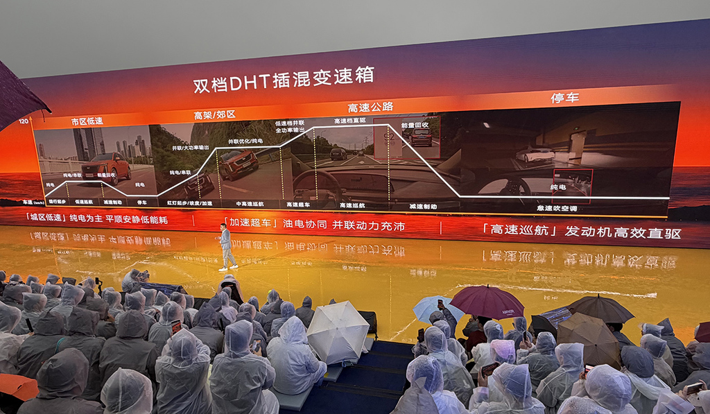 25.99万起！凯迪拉克全新XT5 PHEV上市，标配满血智驾与超级插混