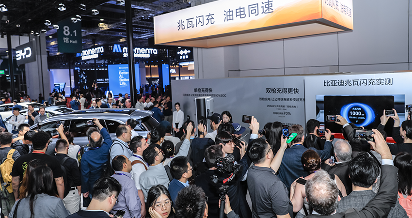 上海车展透露四大车圈技术走向:L3逐步上车,兆瓦快充给燃油车判死刑