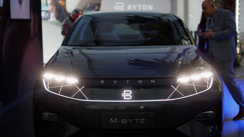 国内市场受阻 多家电动车企亮出出海时间表