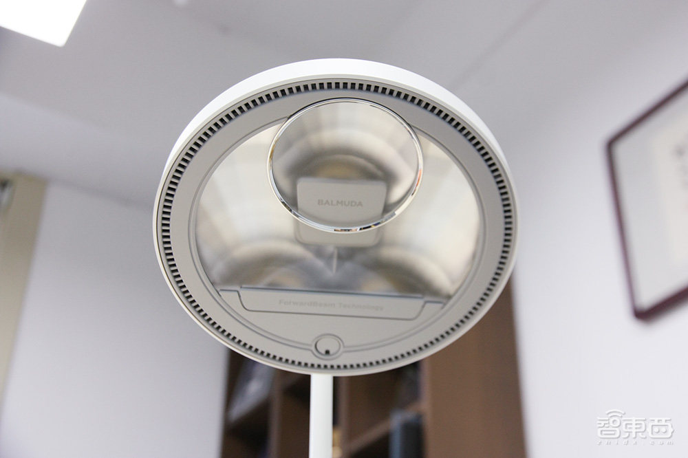 小而美+细节控,巴慕达The Light LED台灯开箱印象