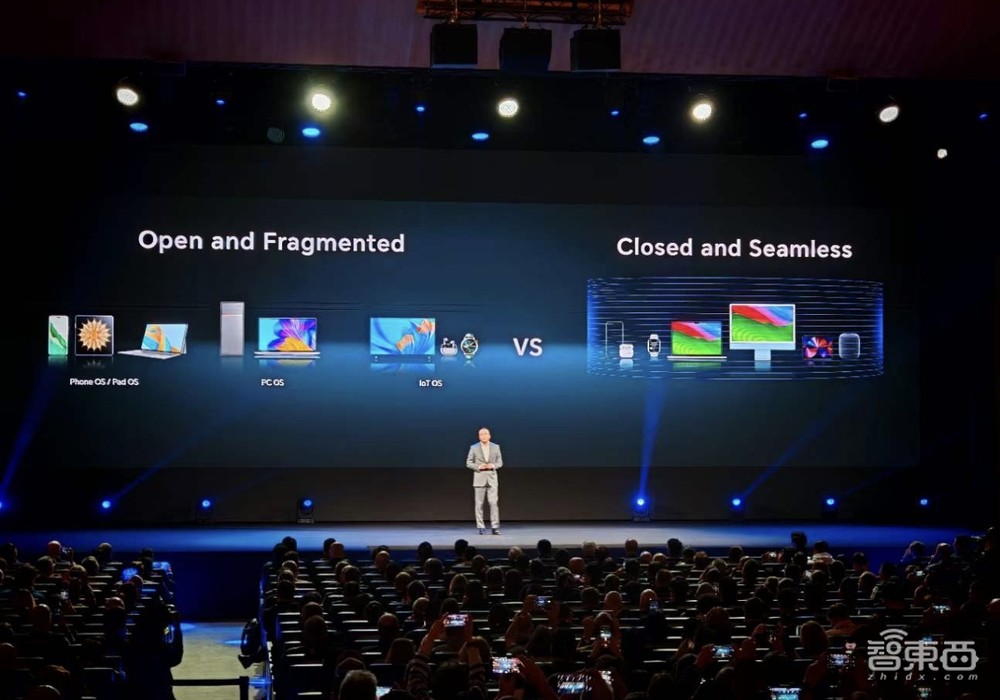 荣耀AI全家桶炸场MWC!CEO赵明宣战苹果,解密平台级AI杀手锏