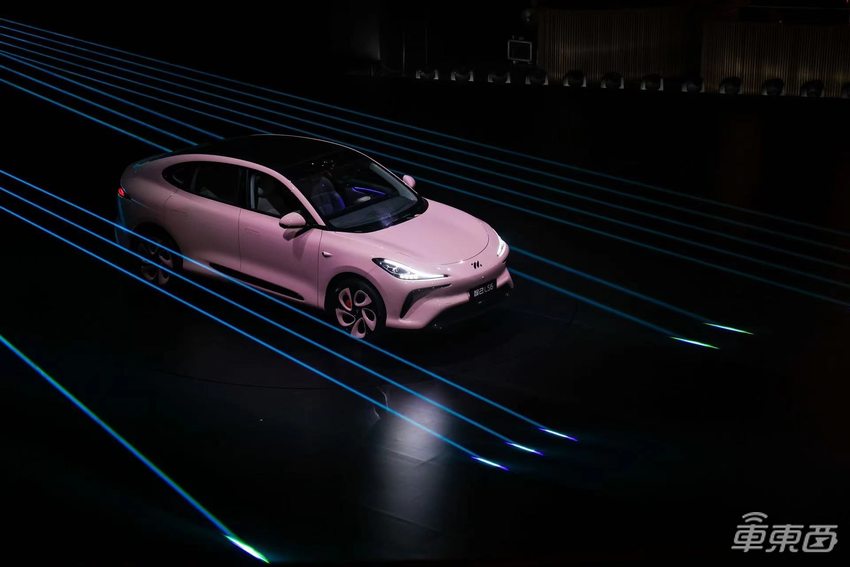 智己LS6开卷纯电SUV市场，21.49万起，标配Orin X与激光雷达