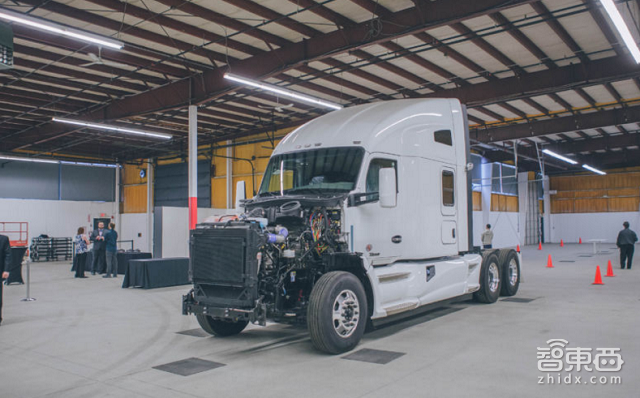 让我们看看建筑卡车企业如何用HoloLens办公