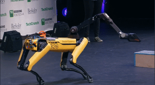 波士顿动力SpotMini量产版首秀!新皮肤、无死角摄像头,首批将造100台