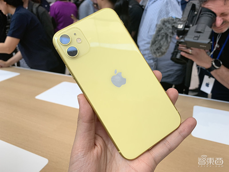 浴霸三摄iPhone11发布！价格狂降千元，现场叫板华为芯片