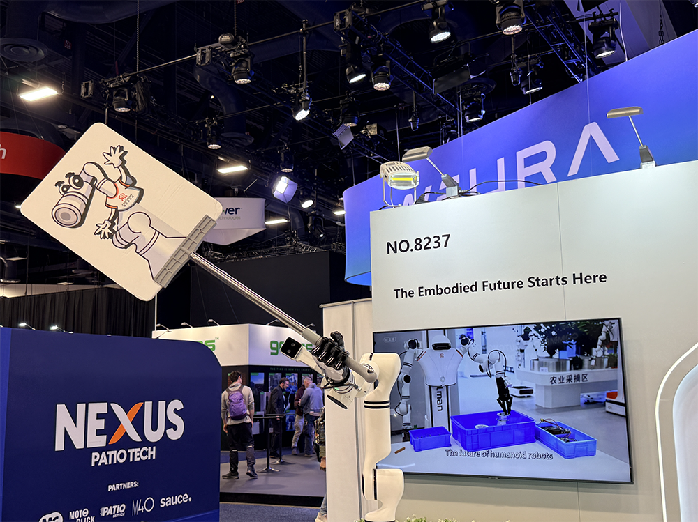 睿尔曼CES晒三大具身智能产品,演示跨洋实时遥操机器人拿东西