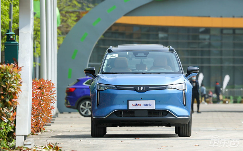 不用激光雷达实现“L4”！百度Apollo这套系统完全不输特斯拉