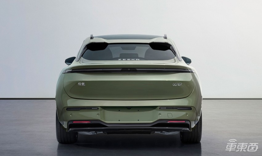 八大新车炸裂登场!问界M8、千匹马力比亚迪汉、焕新Model Y…一文看尽细节