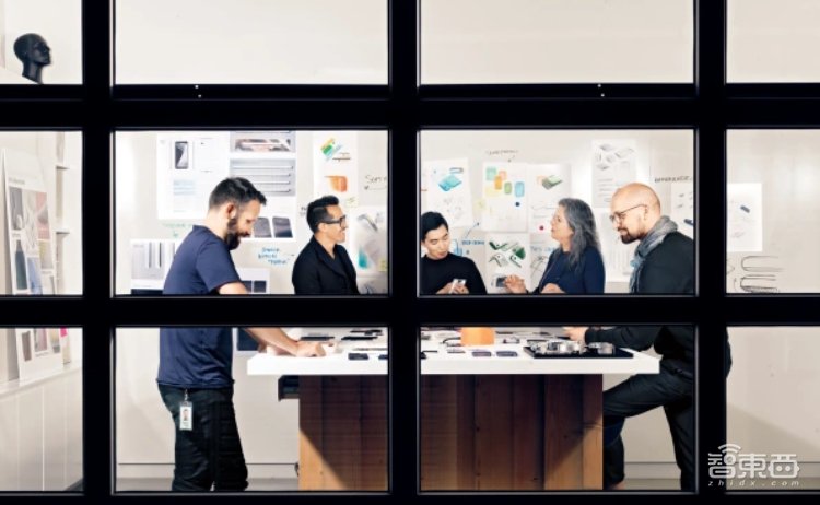 谷歌设计实验室首次曝光!材料和色彩大集结,包括旧渔网、珠宝盒