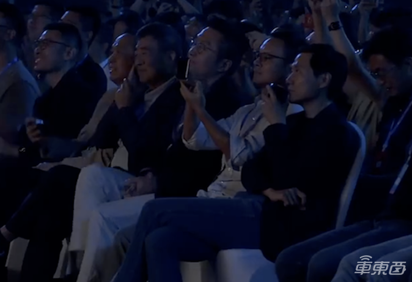 小鹏11.98万新车1小时大定破万!首发自研L4芯片,雷军现场战术喝水