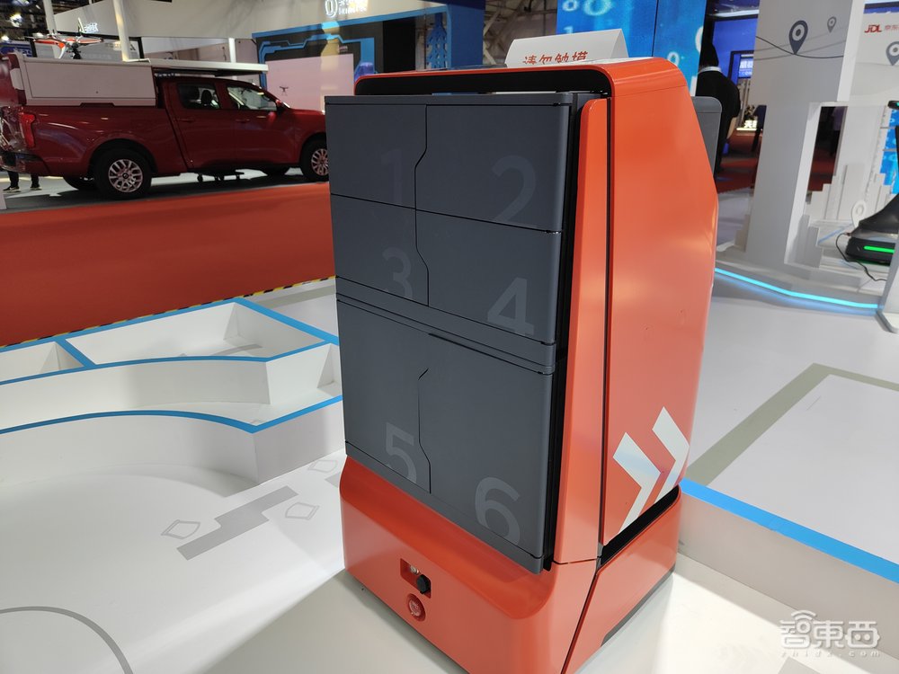 机器人“春晚”开幕，机器狗扎堆PK，揭秘六大类亮点机器人