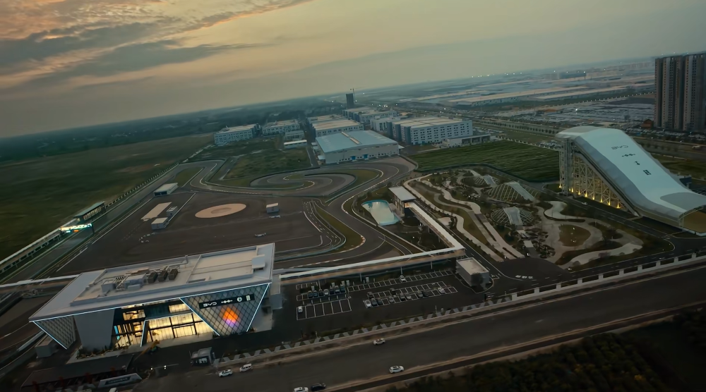 比亚迪郑州赛车场正式开业!官宣“新赛道计划”,还将打造越野基地