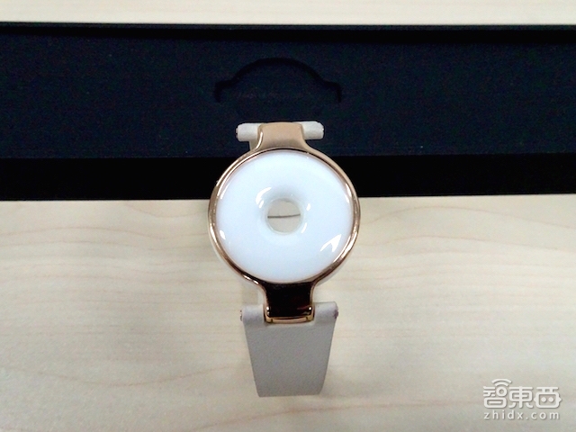 华米Amazfit智能手环上手 颜值够高但就是不耐脏