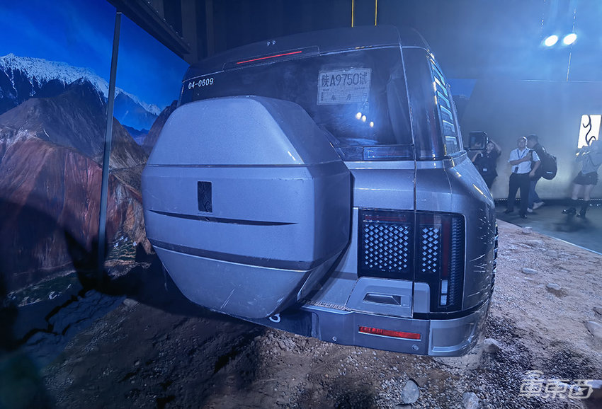 109.8万!比亚迪捅破国产车天花板