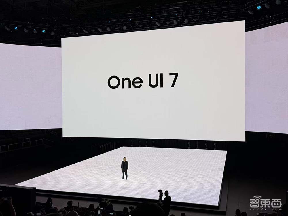 三星AI史诗进化!首发安卓XR对标苹果,剧透三折叠和AI眼镜,S25系列真机上手