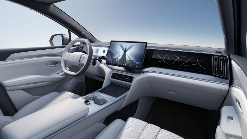 比亚迪宋Ultra EV预售15.5万起！9分钟充电至97%，最远能跑710公里