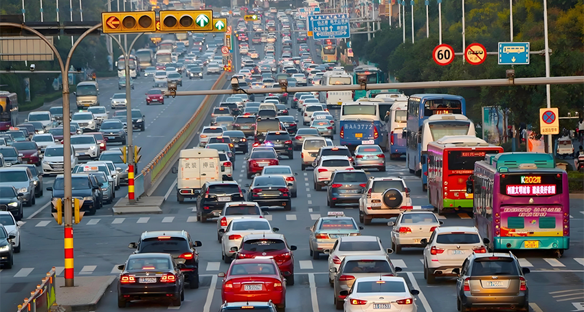 最严辅助驾驶新规要来了！用户脱手必须干预，OTA升级需备案