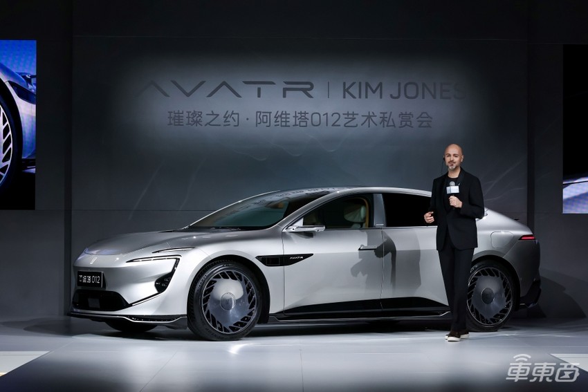 售价70万!阿维塔012开启交付,全球限量700台