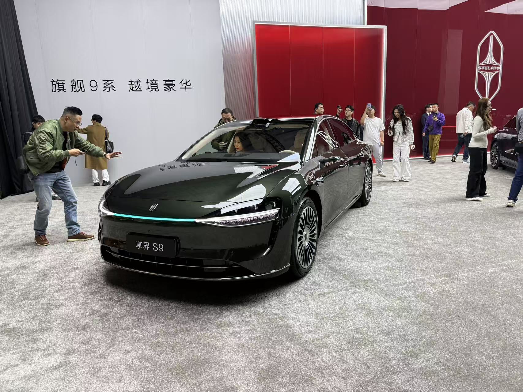 余承东重磅剧透：鸿蒙智行首款MPV要来了！全新享界S9 30.98万开卖