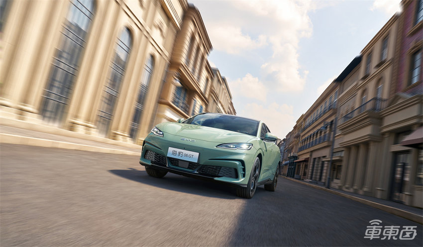 比亚迪平价小钢炮来了!海豹06 GT零百加速仅需4.9s,全系标配超百项配置