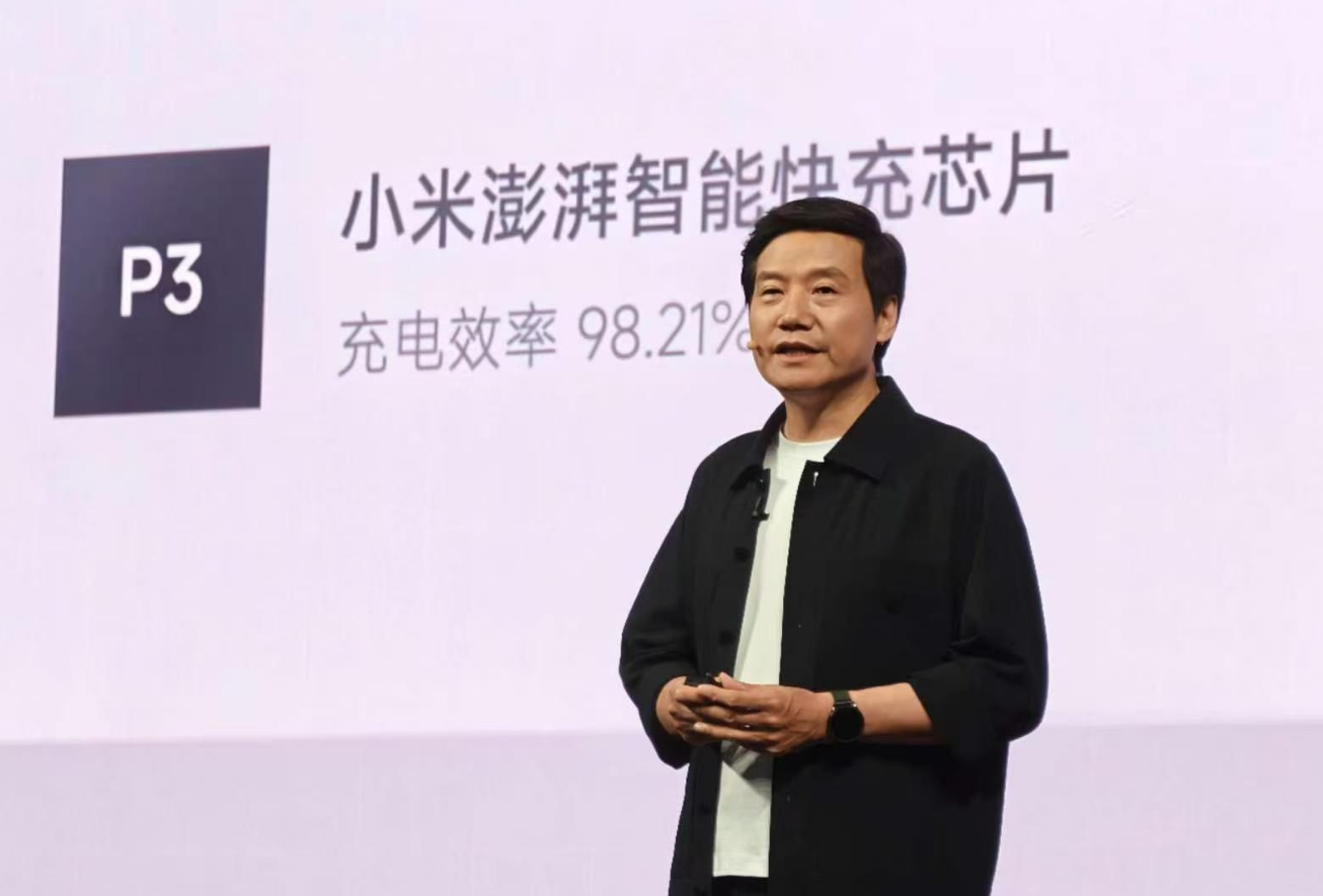 雷军发布小米17 Max:6.9英寸大屏、徕卡两亿主摄、8000mAh电池,国补后4299元起