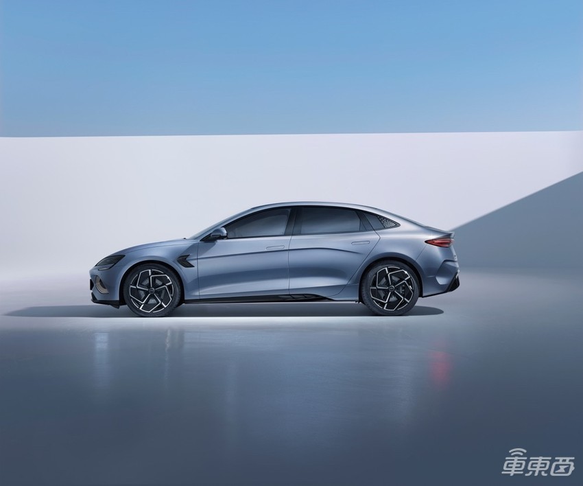 比亚迪海豹预售已超两万台，能挑战特斯拉Model 3吗？