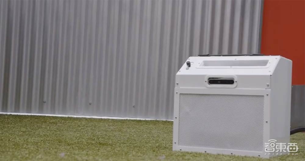 用AI缓解狗狗分离焦虑症!美国创企研发智能宠物训练机