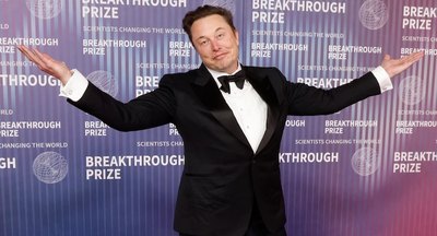 马斯克讨薪万亿美元成功！剧透特斯拉六大目标，满血FSD明年进入中国