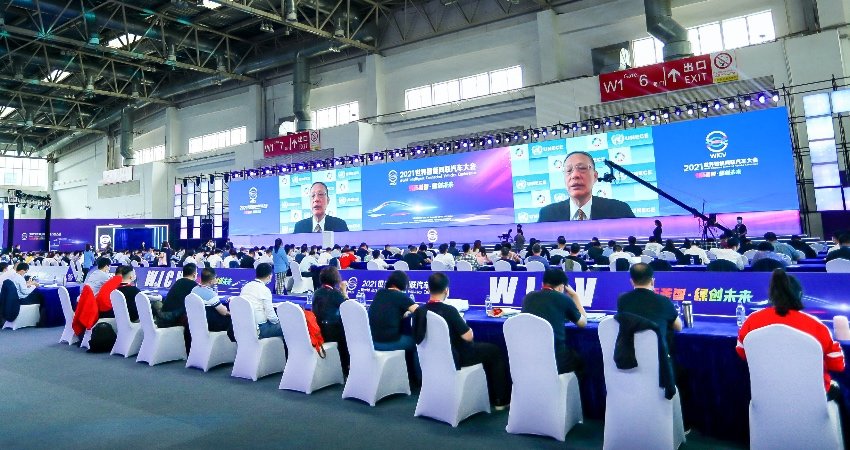 元宇宙是车企最大敌人，限速三十能治堵？智能网联汽车大会干货