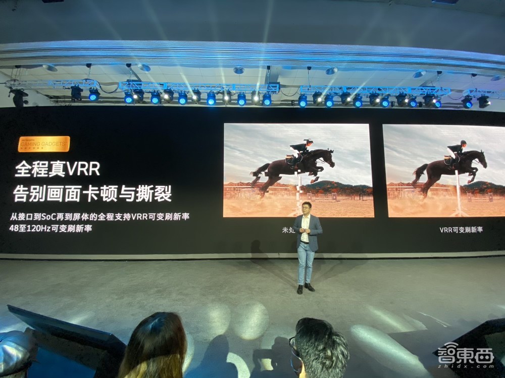 创维推两大杀手锏：4K电视可弯可直，8K电视用玻璃屏幕发声