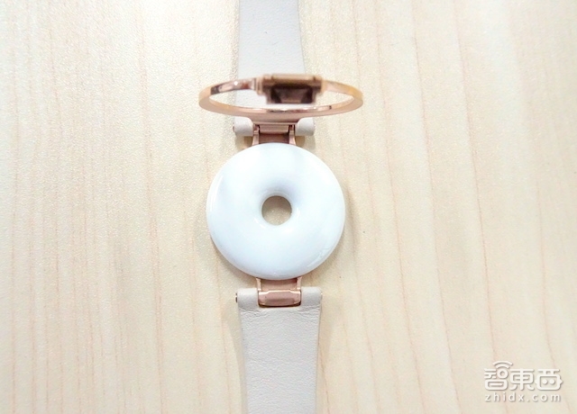 华米Amazfit智能手环上手 颜值够高但就是不耐脏