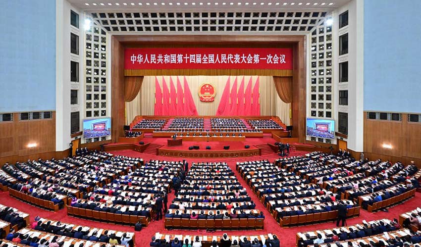 直击两会|超16名车圈大佬提议,智能汽车未来这么搞