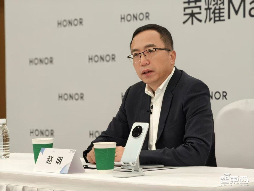 荣耀确认,赵明发千字告别信:执掌荣耀10年,艰难放手、不堪重负