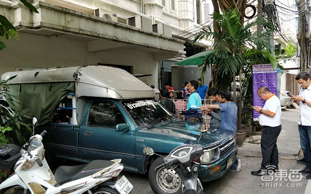 三天实地体验泰国出行:街道杜成狗 摩托狂炸街
