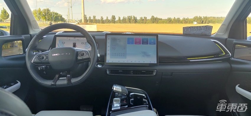 鸿蒙车机+电子外后视镜，售价10万的北汽新魔方发力智能化
