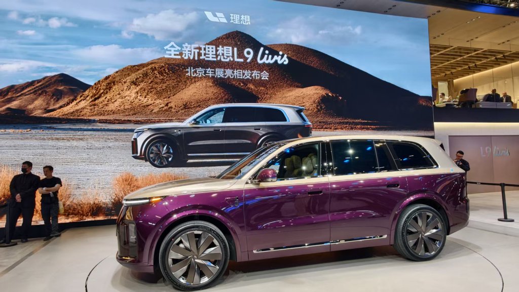 史上最大北京车展开幕！车企狠卷大三排SUV，舱驾融合、Agent上车成新趋势