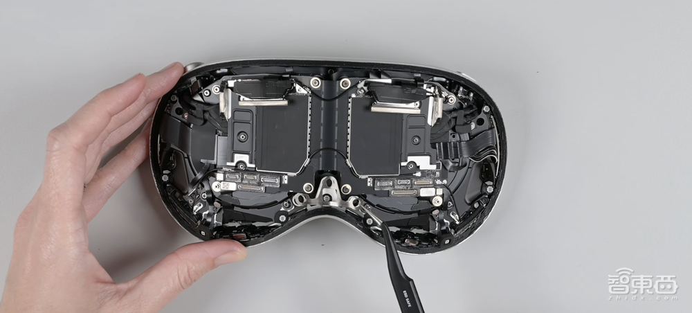 Vision Pro全球首拆，36小时火速出炉！N多细节曝光，苹果又一个工业奇迹