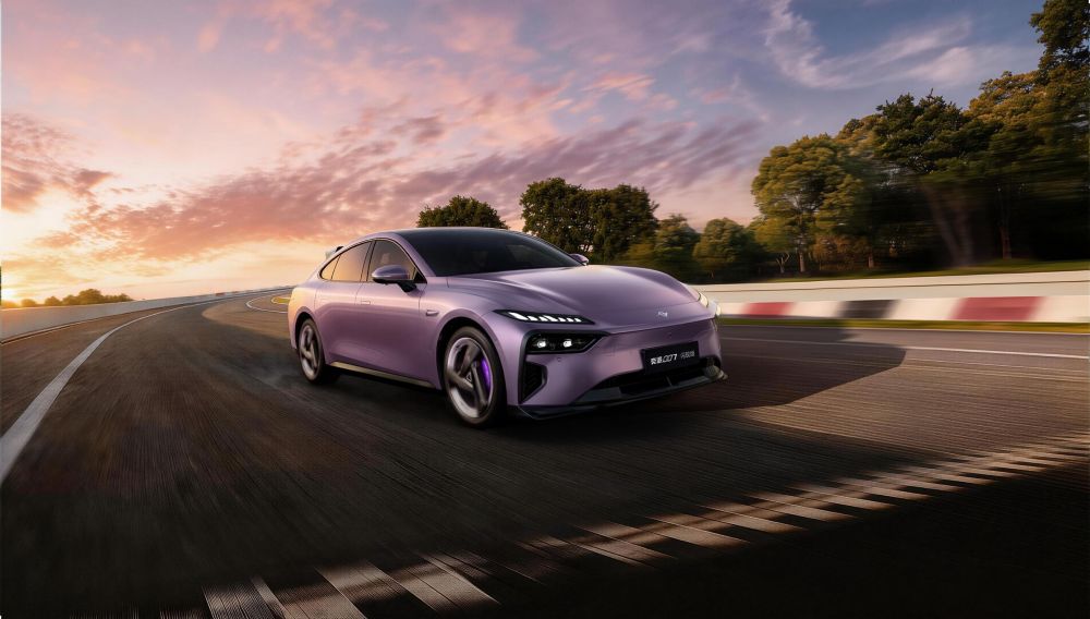 东风奕派三款新车亮相！奕派008新增爆胎稳行，安全性再提升