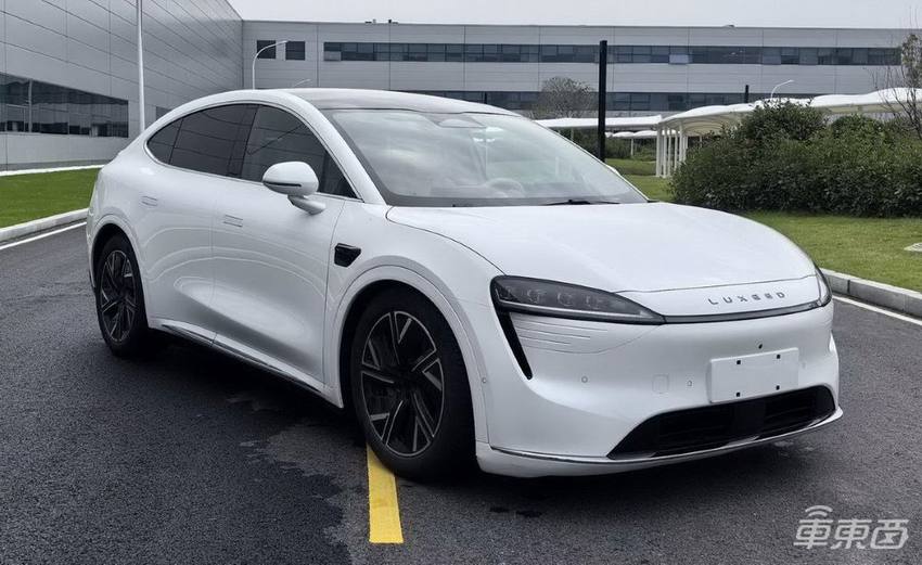 工信部“车展”来了!小米SU7 Ultra首拍“证件照”,智界R7申报增程版