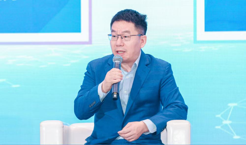 刘德兵说上限,刘知远讲拐点:中国AI十年剧本被他们提前揭开了