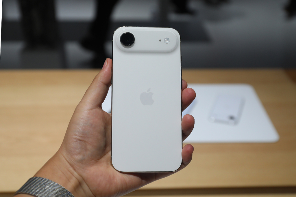 iPhone Air真机惊艳!一小时极限体验苹果秋季全系新品