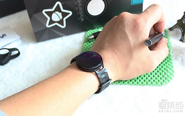 刷刷手环体验:可替代公交卡,部分细节待完善