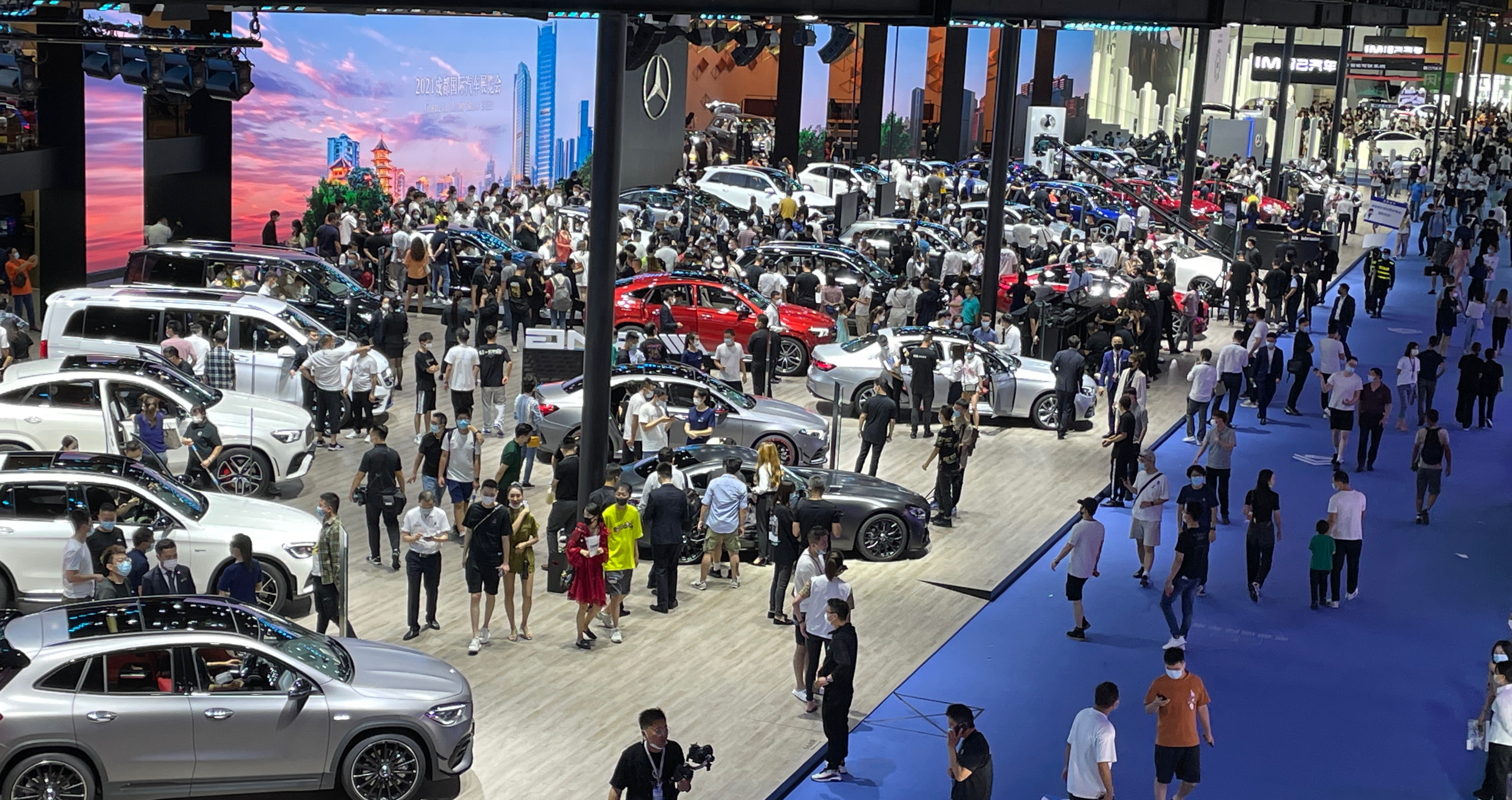 成都车展冷了，电动车热了