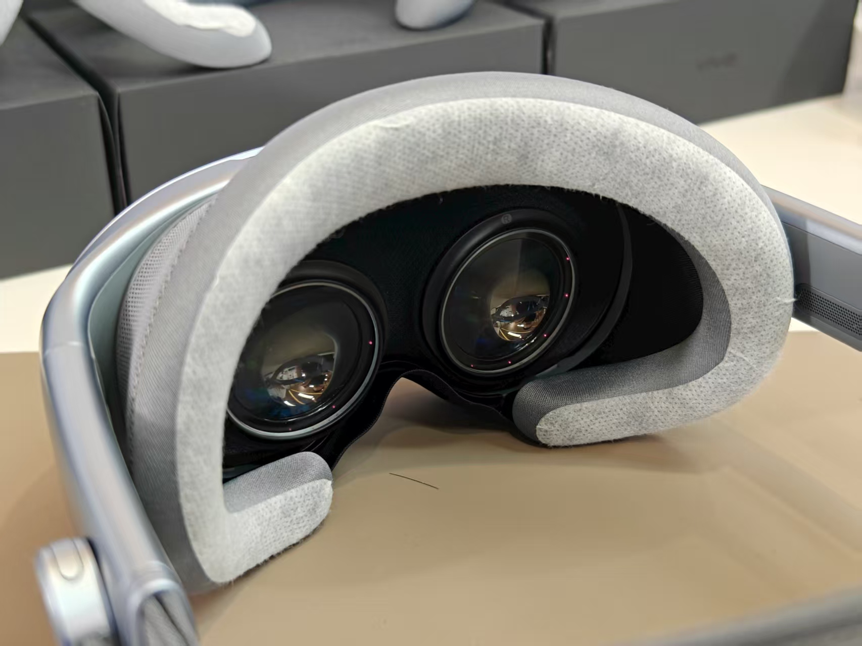 vivo Vision首发深度体验：像素级对标苹果，定价决定杀伤力