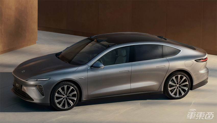 特斯拉新款Model Y来了!伪装车雨中狂奔,现款降价甩库存