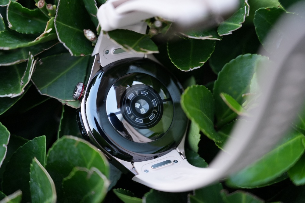 3秒启动1分钟完成体检！首款纯血鸿蒙手表华为Watch5深度体验