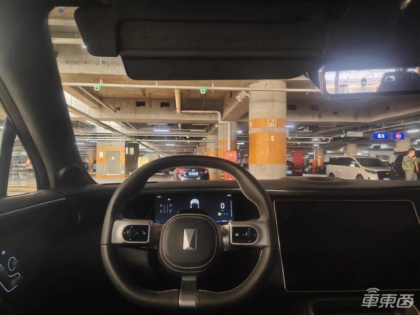 华为加持的智驾有多牛？阿维塔11智驾挑战北京环路