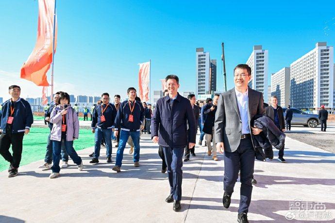 雷军风光带火海尔老总,小米闷声切走家电蛋糕