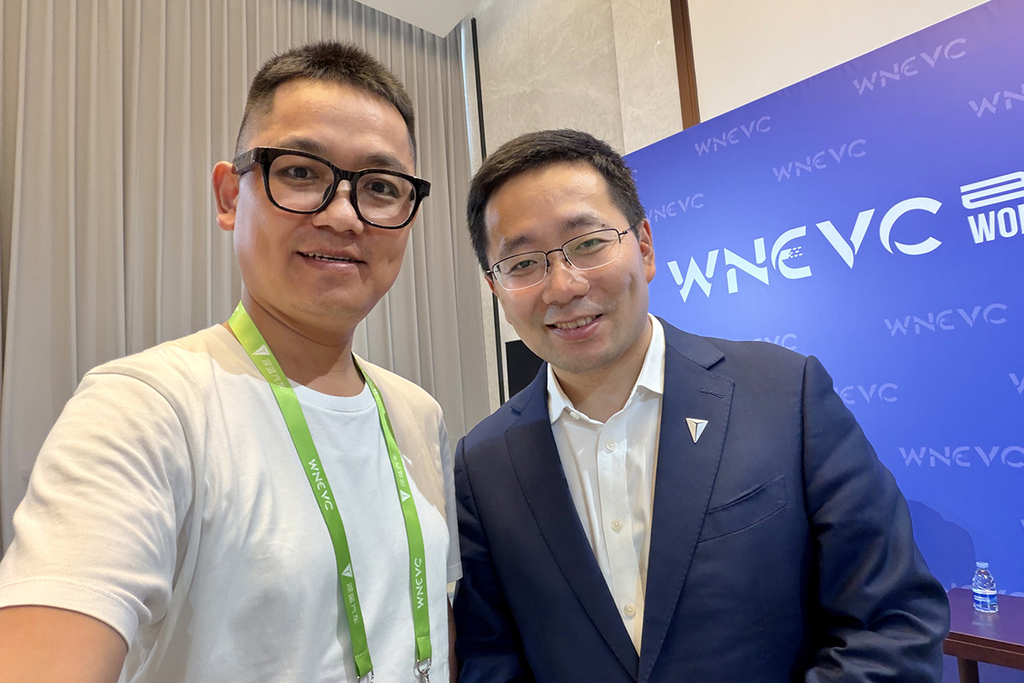 对话深蓝汽车邓承浩：以引望“亲戚”与华为互相成就，今年50万辆目标信心足